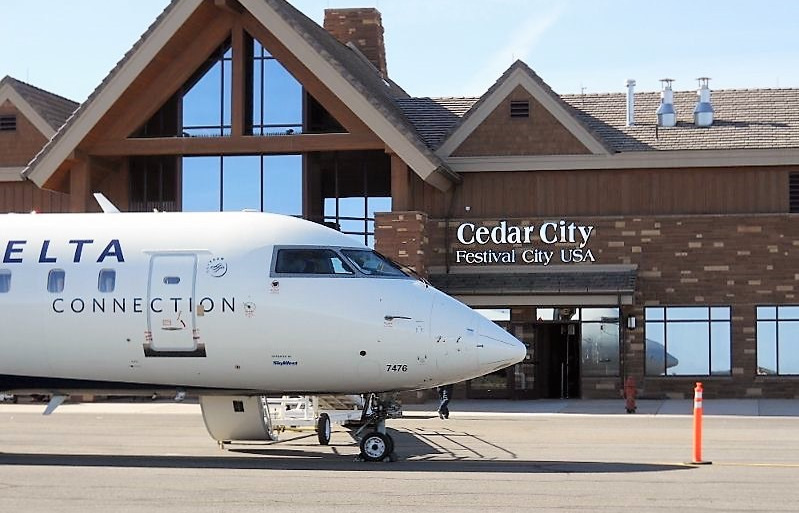 is ther tiedowns at cedar city airport